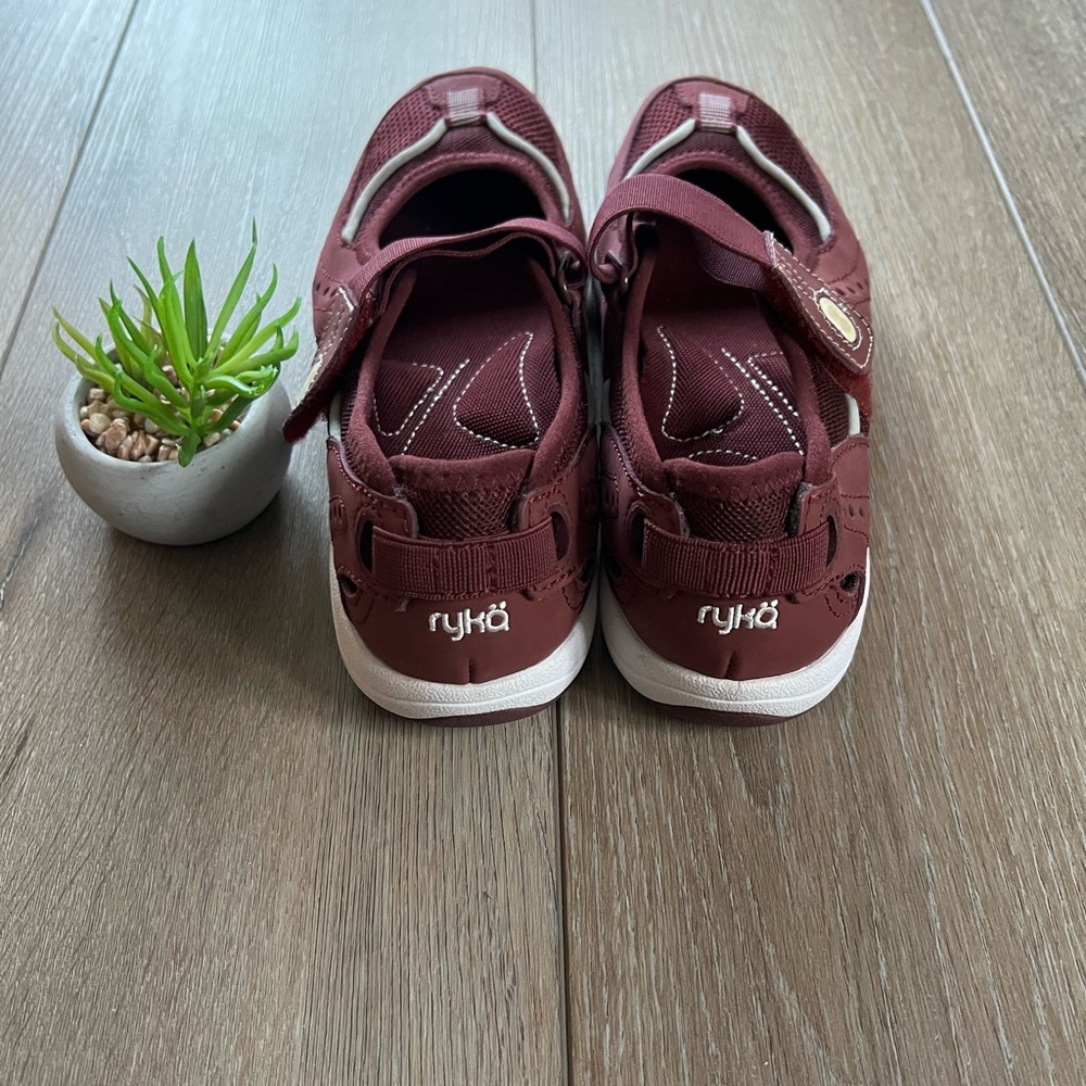 Ryka Mary Jane comfort Walking